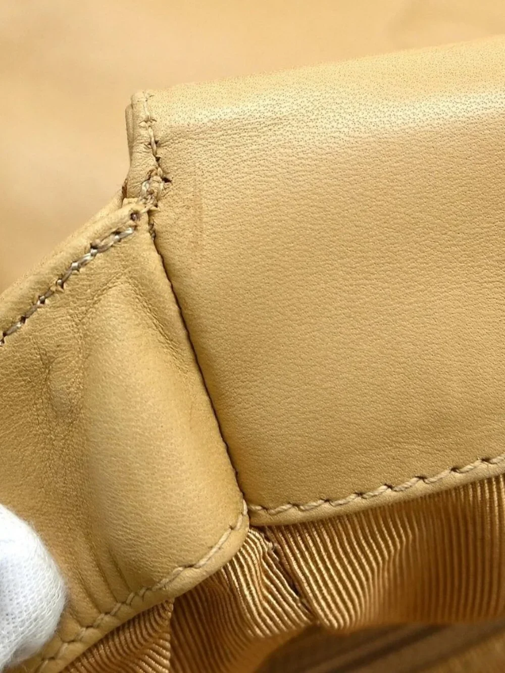 Best07 Chanel Beige Lambskin Handbag KQ01587